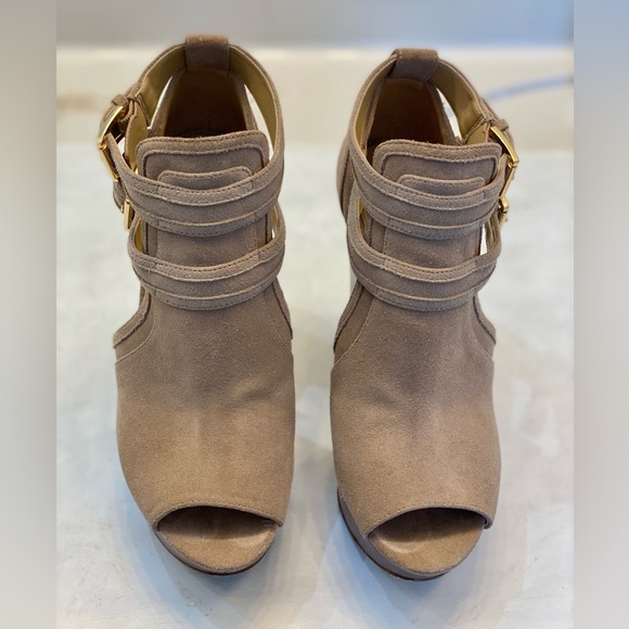 Michael KORS Blaze Suede open toe Wedge size 7.5M excellent condition clean - Picture 3 of 10